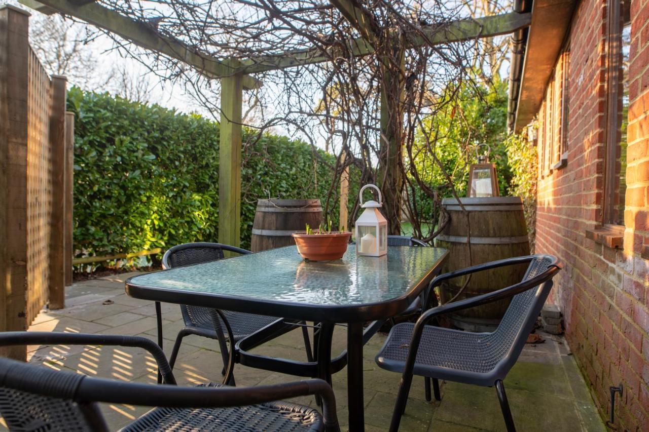 Terlingham Lane Cottage Hawkinge Exteriér fotografie